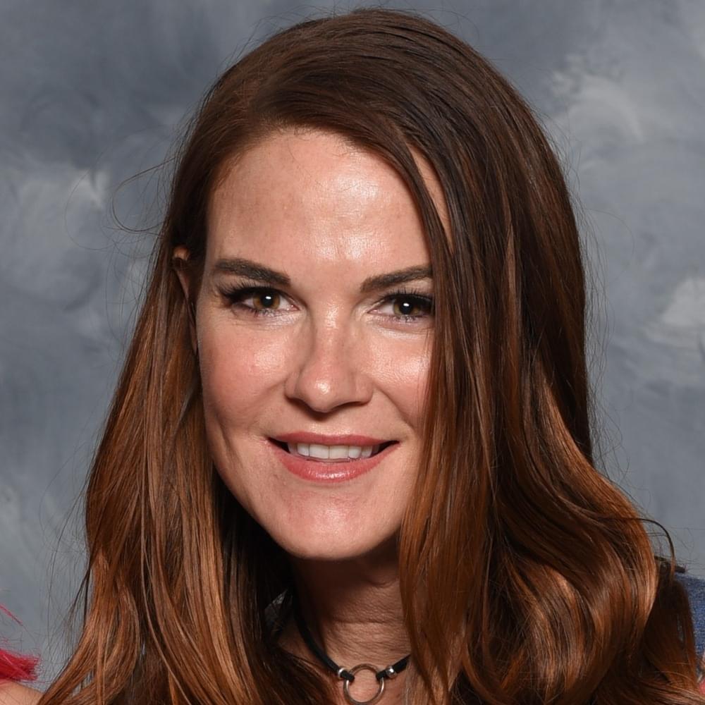 Photo of Amy Dumas