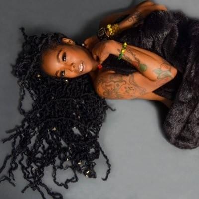 Cover image for Khia