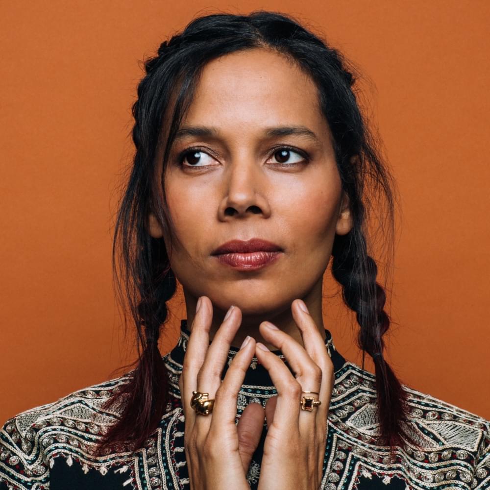 Photo of Rhiannon Giddens