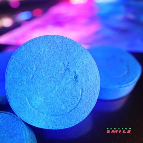 Album cover art for "Smile" by Sentino