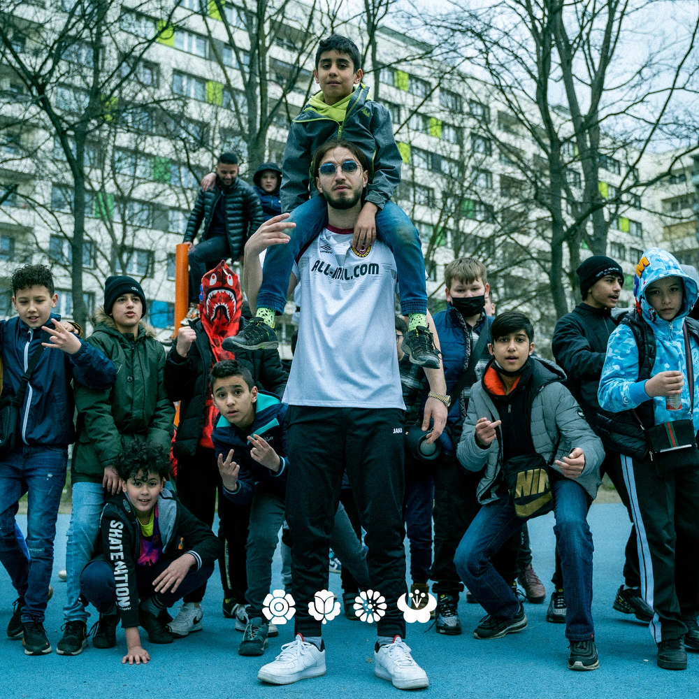 Album cover art for "Einraumwohnung" by NOAH