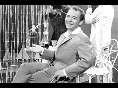 Album cover art for "Schau mich bitte nicht so an" by Paul Kuhn