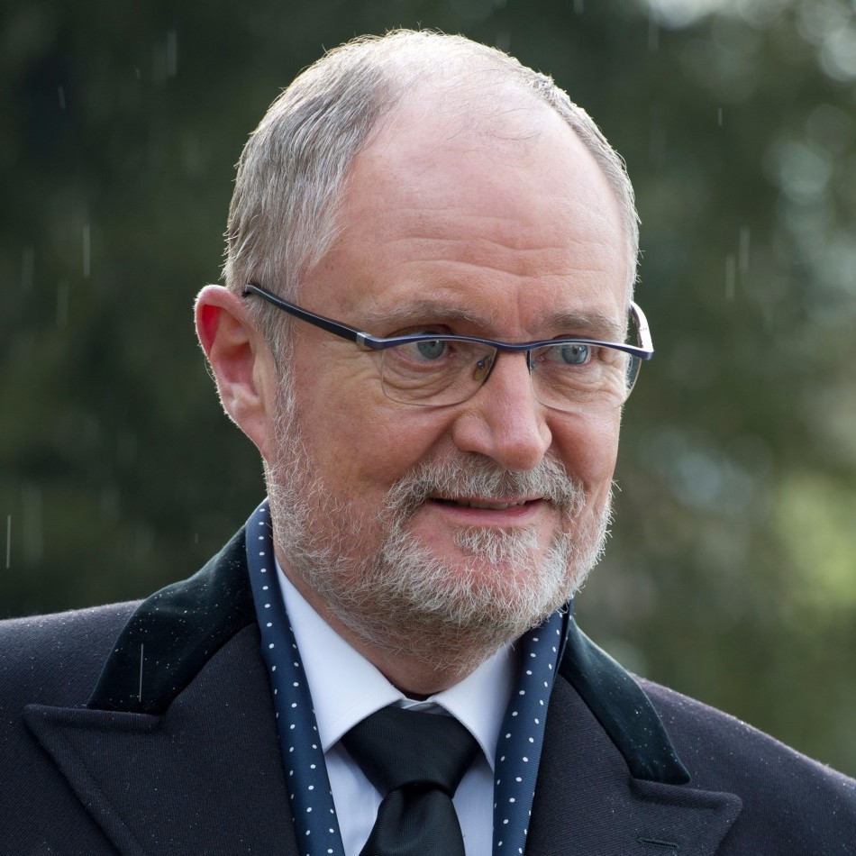 Jim Broadbent Profile Picture Photo of Jim Broadbent