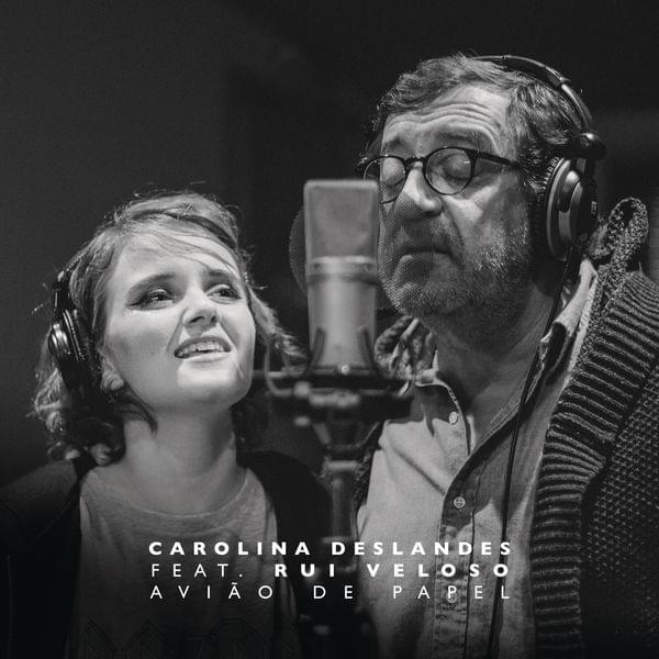 Album cover art for "Avião De Papel" by Carolina Deslandes & Rui Veloso