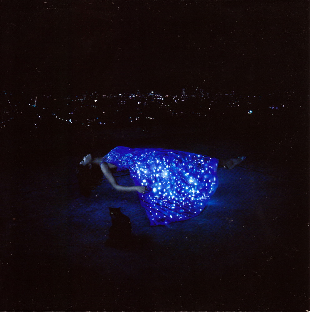 Album cover art for "六等星の夜 (Rokutousei no Yoru)" by Aimer