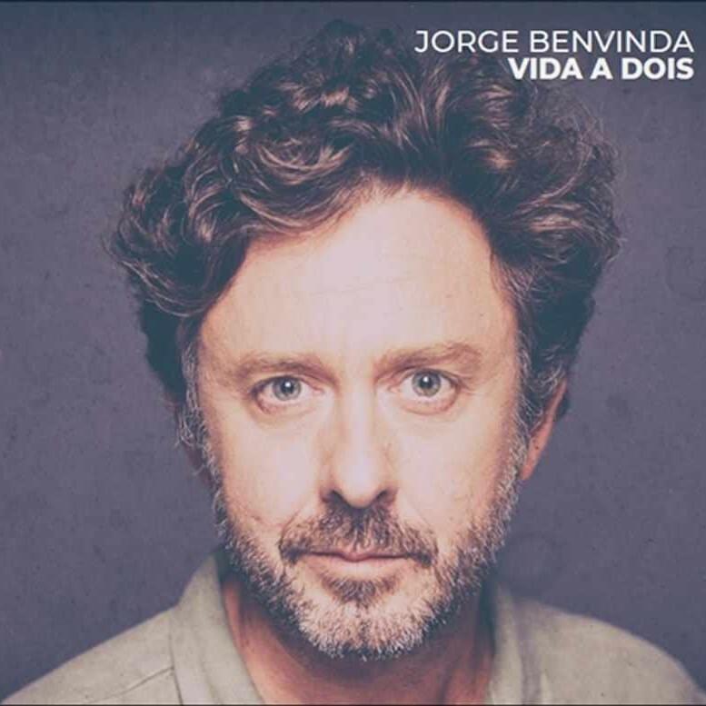 Está a chegar o amor by Jorge Benvinda