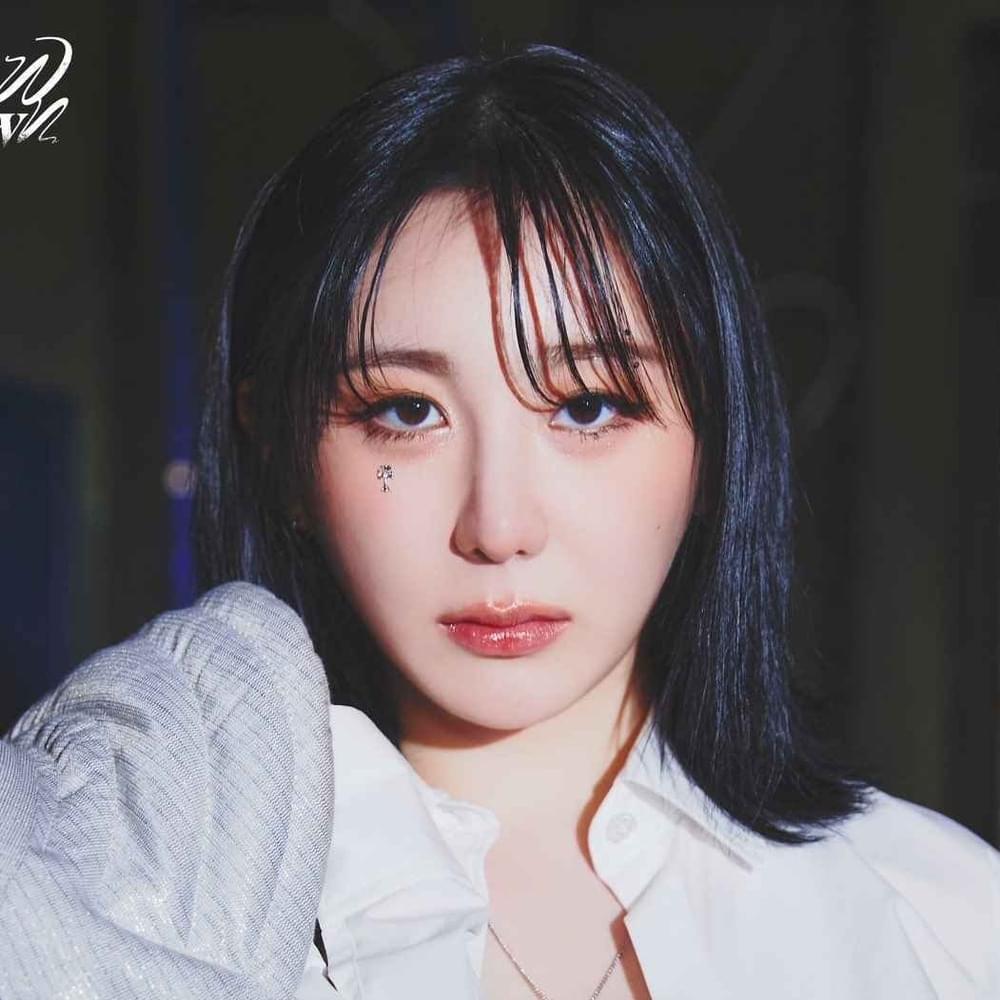 Photo of LEE CHAE YEON (이채연)