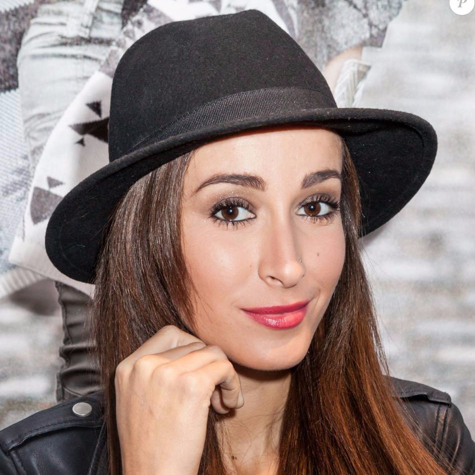 Cover image for Kenza Farah