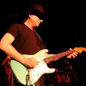 Photo of Gary Lucas