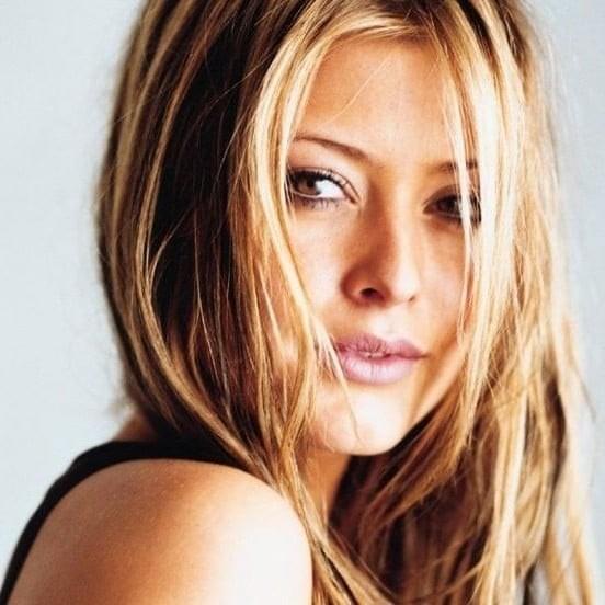 Cover image for Holly Valance