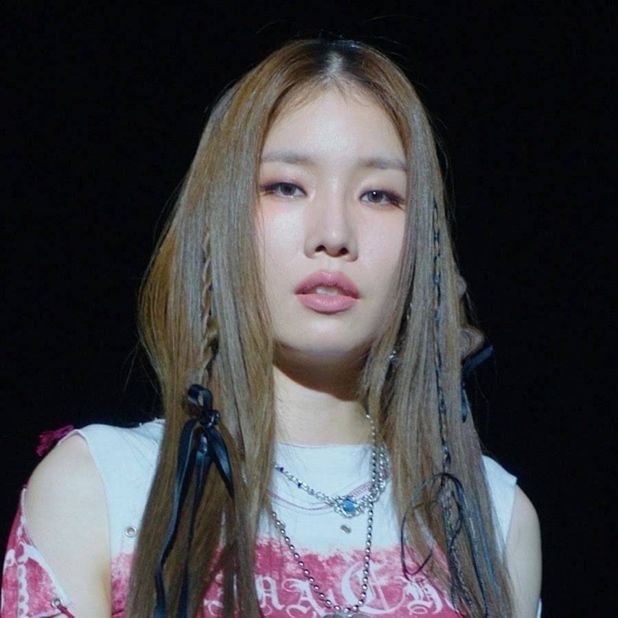 YUNHWAY (윤훼이) Profile Picture Photo of YUNHWAY (윤훼이)
