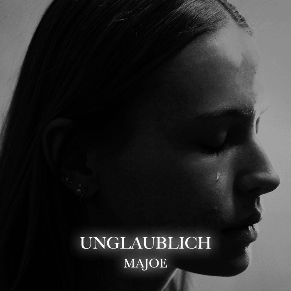 Album cover art for "UNGLAUBLICH" by Majoe