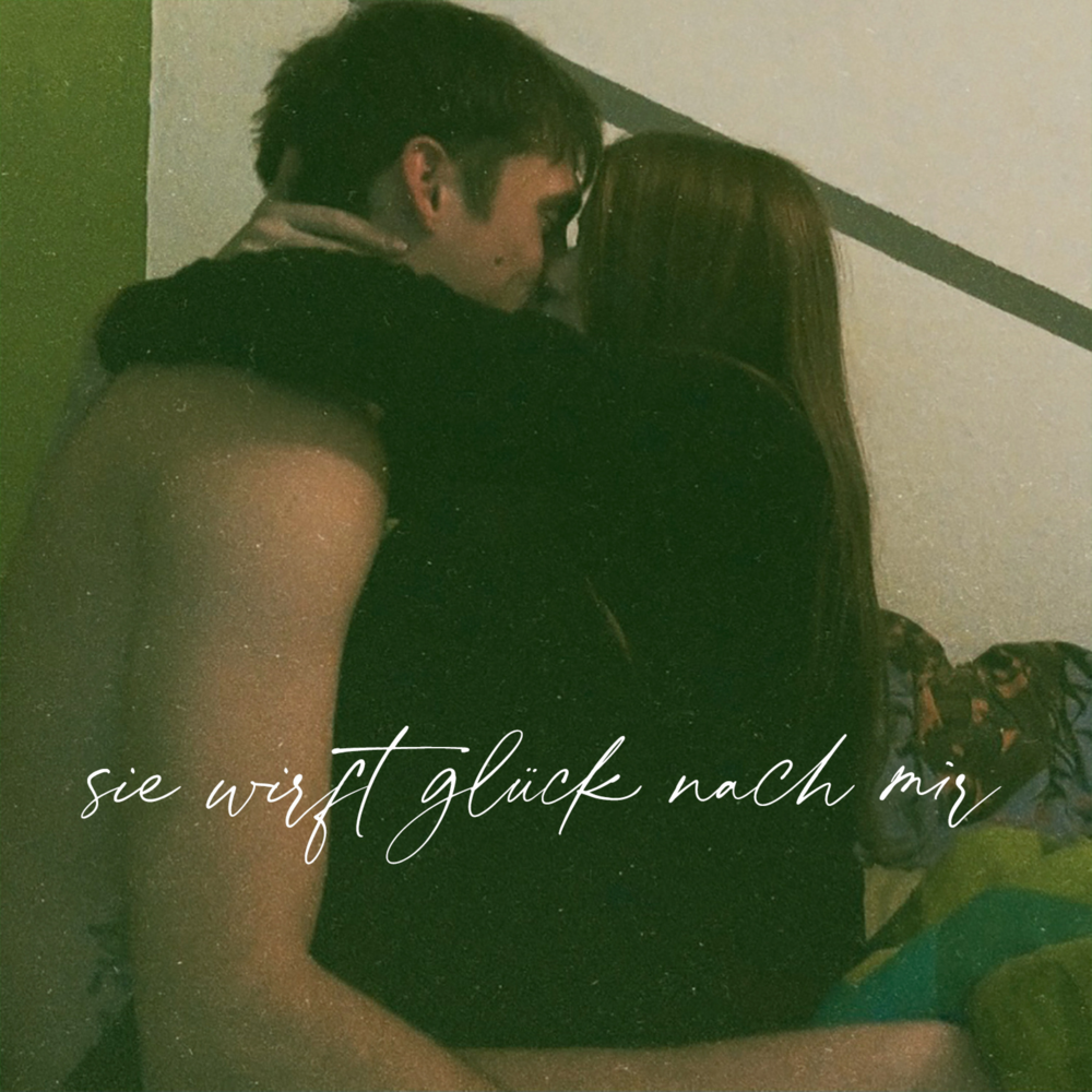Album cover art for "Sie wirft Glück nach mir" by GReeeN