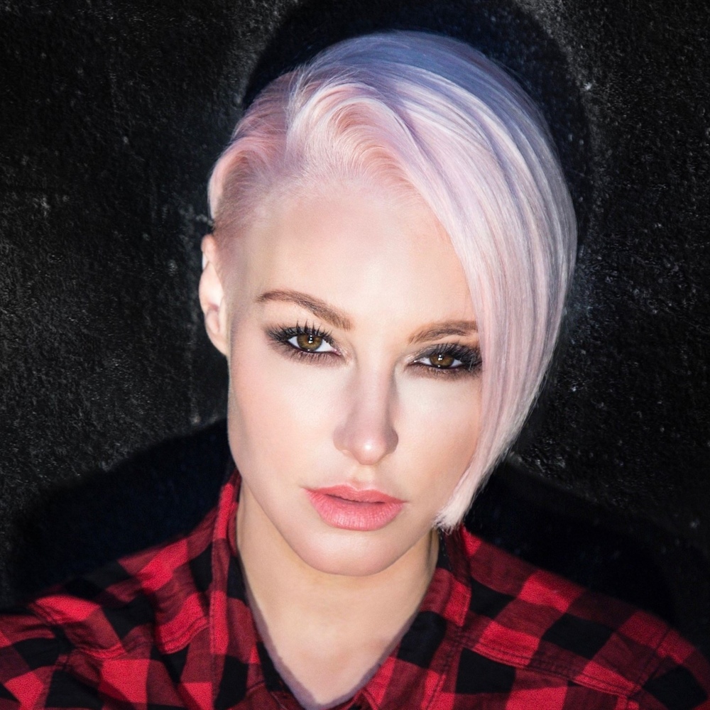 Cover image for Emma Hewitt