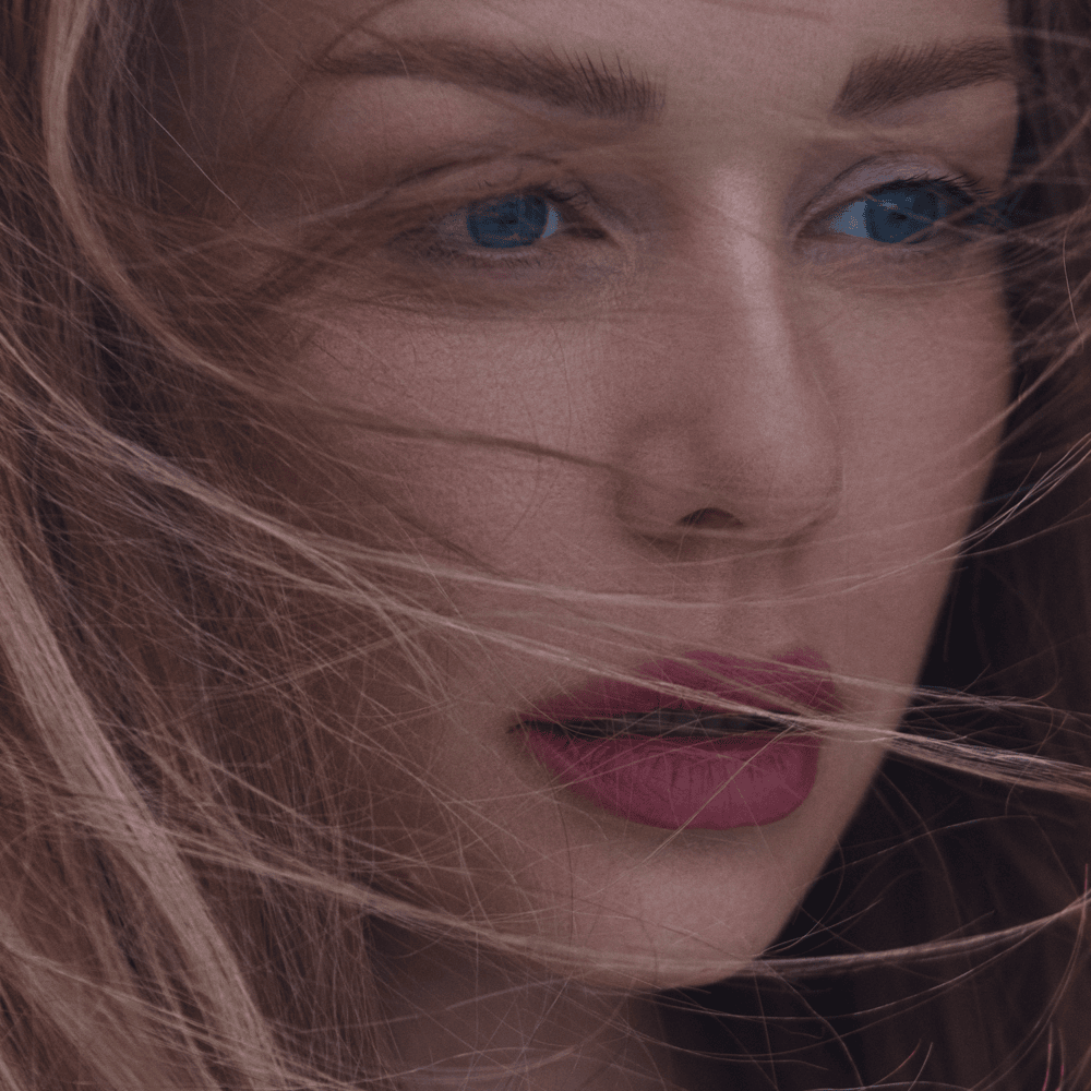 Album cover art for "Троянди (Roses) (Demo Balcon)" by Тіна Кароль (Tina Karol)