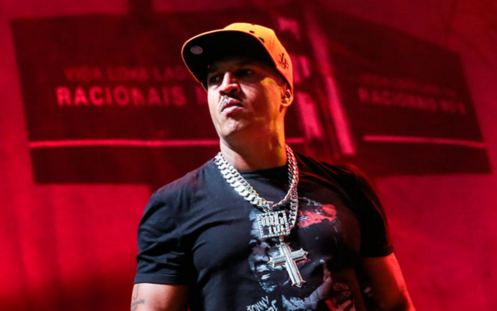 Uma História de Várias Vidas by Mano Brown