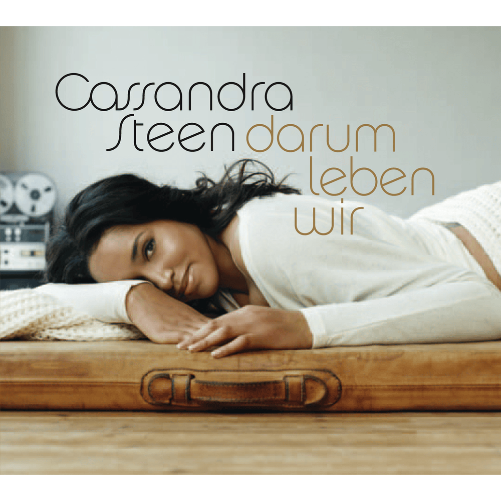 Album cover art for "Darum leben wir" by Cassandra Steen