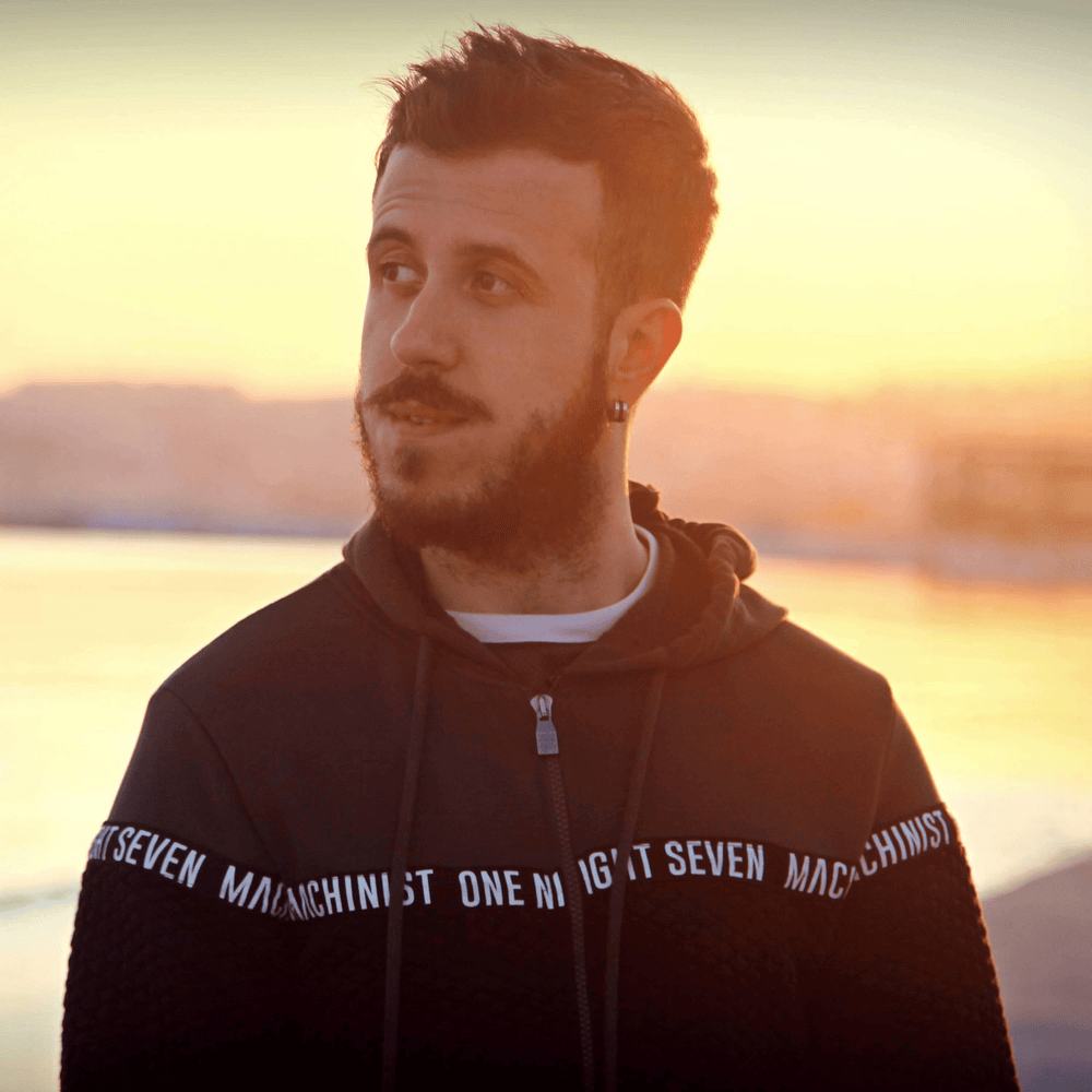 Album cover art for "Seni Yine Kandırdım" by FlowArt