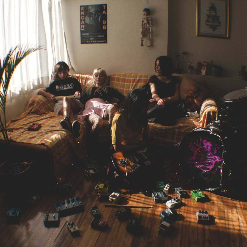 Album cover art for "Corriendo (Am)" by Encarta 98