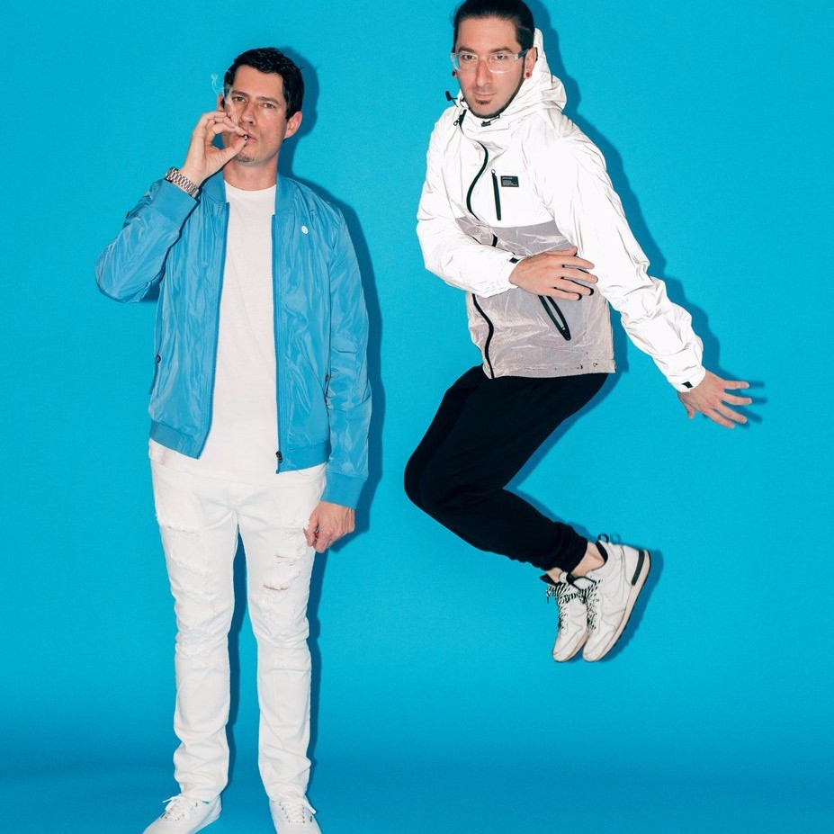 Cover image for Big Gigantic