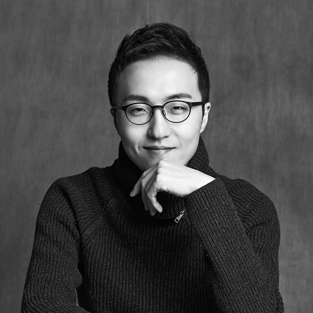 Cover image for Lee Ji Soo