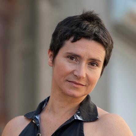 Photo of Manuela Azevedo