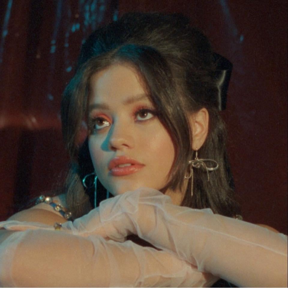 Sarah Jeffery Profile Picture Photo of Sarah Jeffery