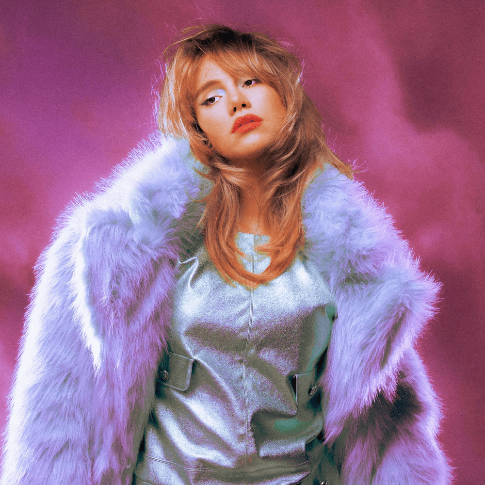 Cover image for Suki Waterhouse