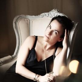 Photo of Nikki Gregoroff