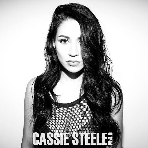 Cassie Steele Profile Picture Photo of Cassie Steele
