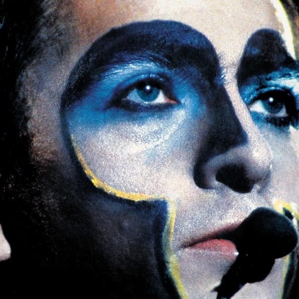 Cover image for Plays Live