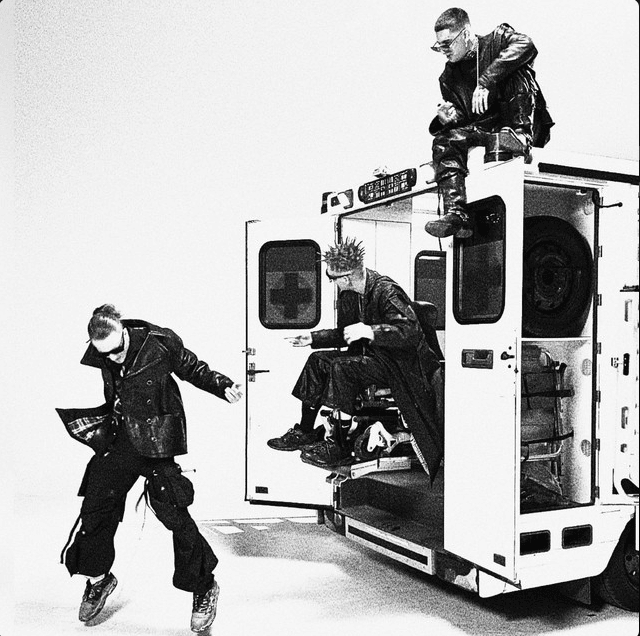 Album cover art for "Dzielny Pacjent" by Oki & Young Igi & Sobel