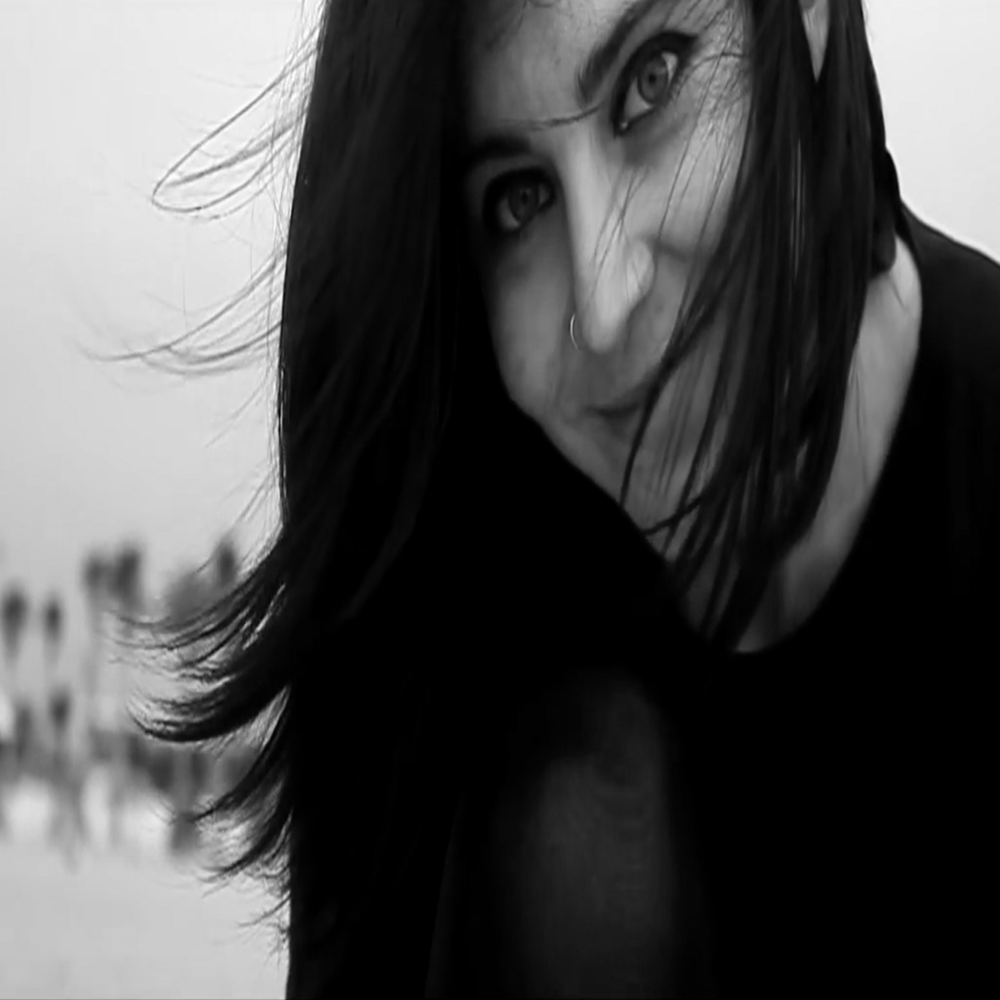 Album cover art for "Reina Mora" by Jona ALK