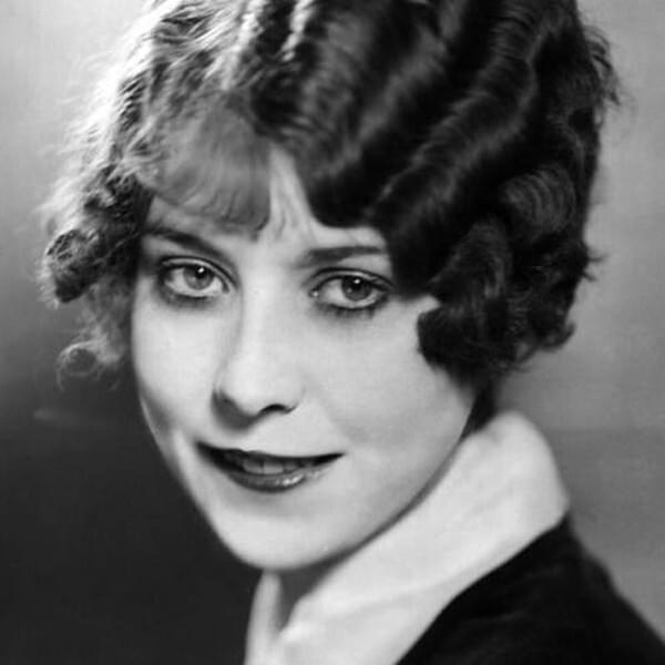 Photo of Annette Hanshaw