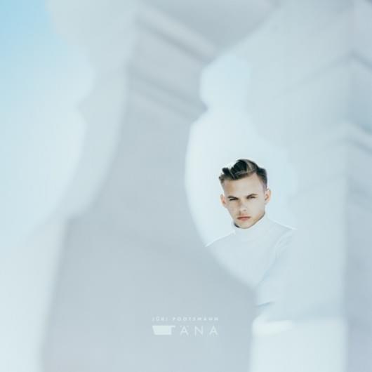Täna by Jüri Pootsmann