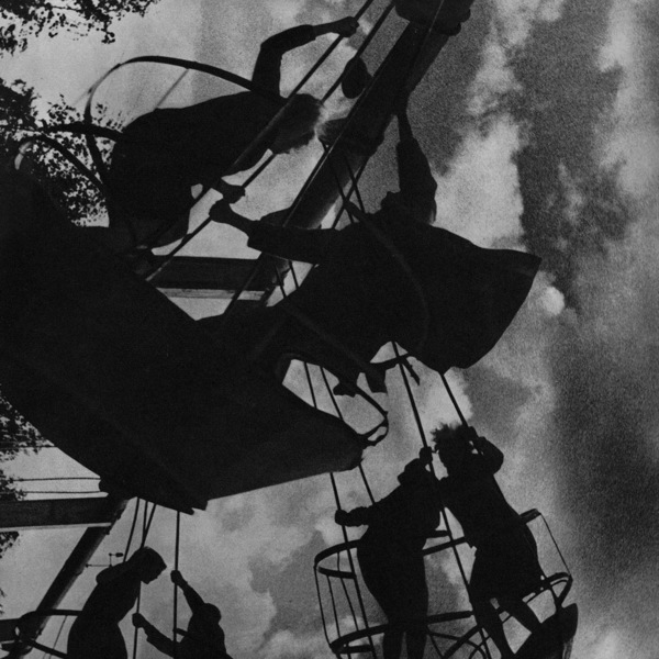 Album cover art for "Tell Me" by Motorama