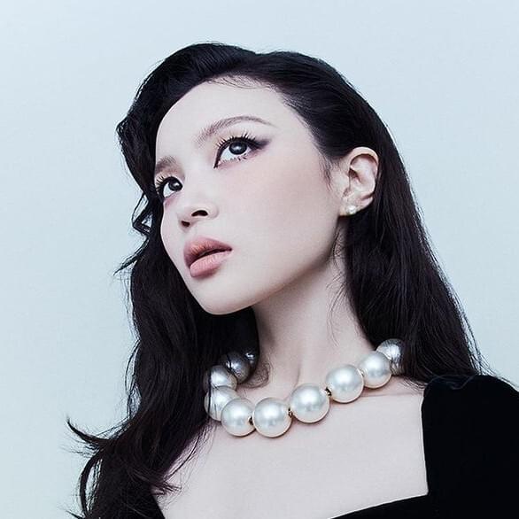 Cover image for LeeHi (이하이)