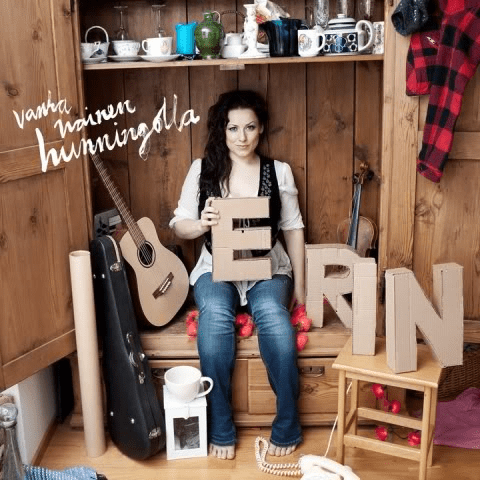 Vanha nainen hunningolla by Erin