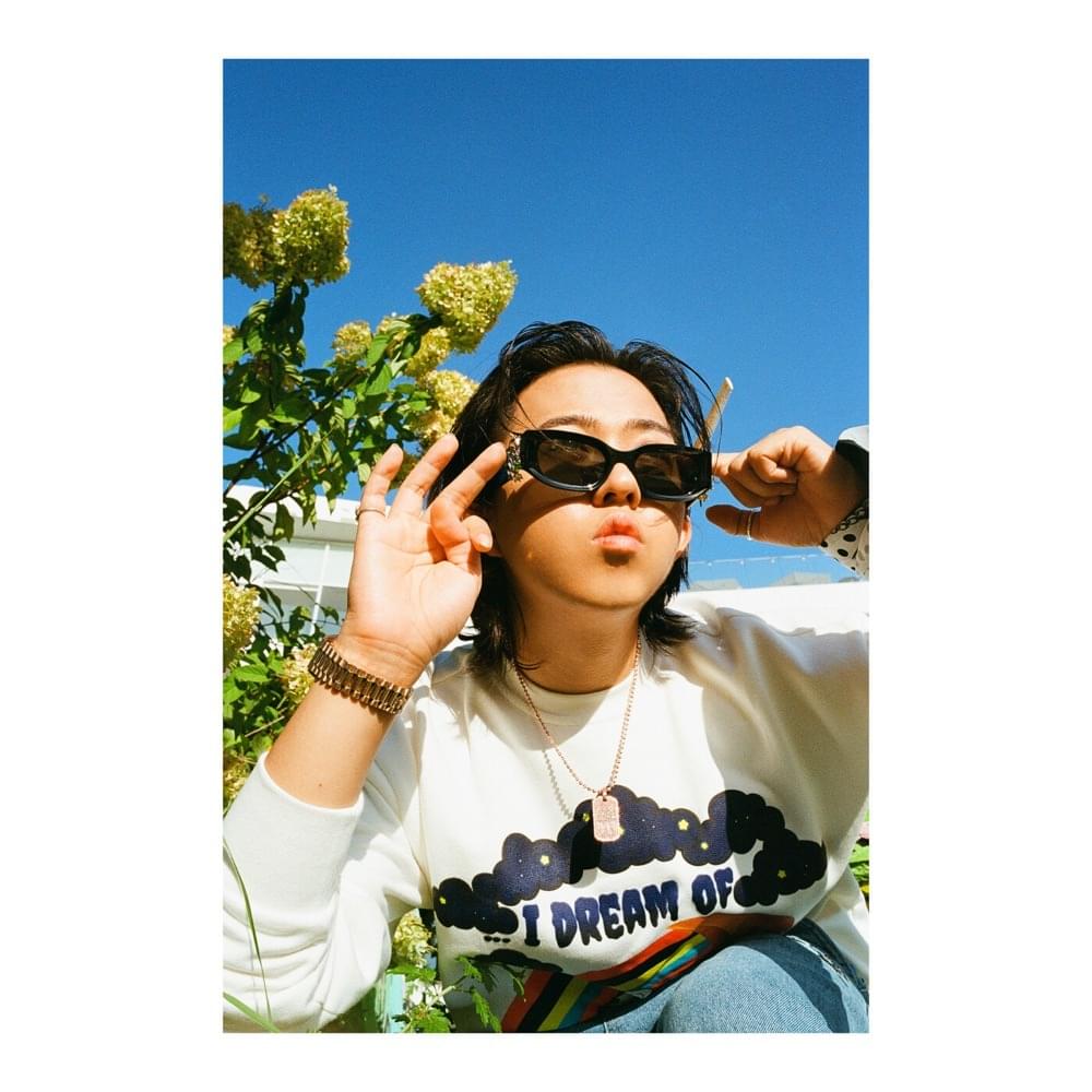 Album cover art for "한 개도 몰라 (I don’t know a single thing)" by Leellamarz (릴러말즈) & ​​​​meenoi (미노이)