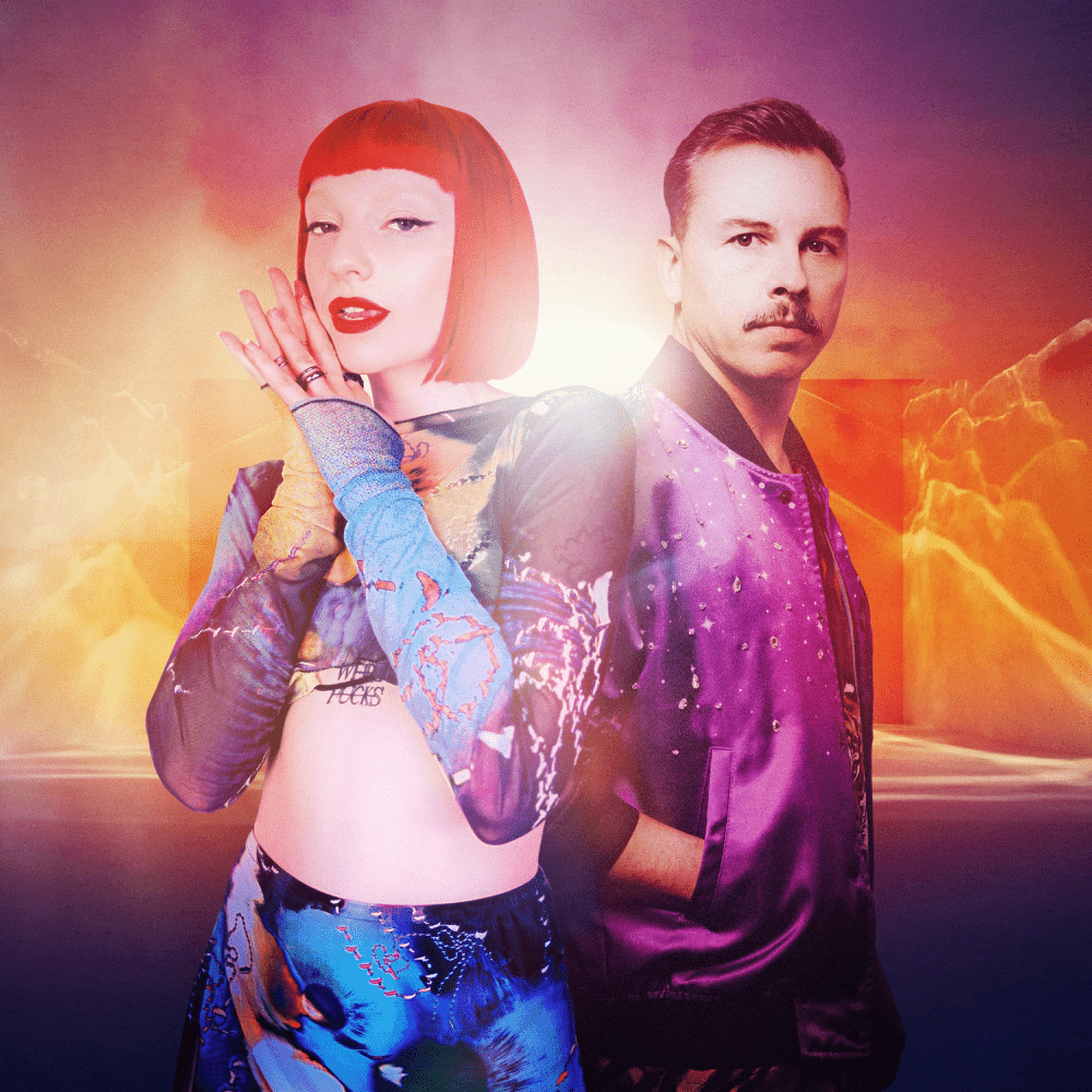Album cover art for "Paradise" by Bravo Hits