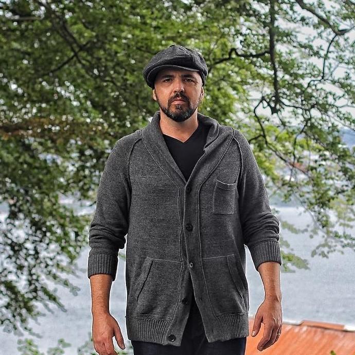Pomegranate Daffodil by Hawksley Workman