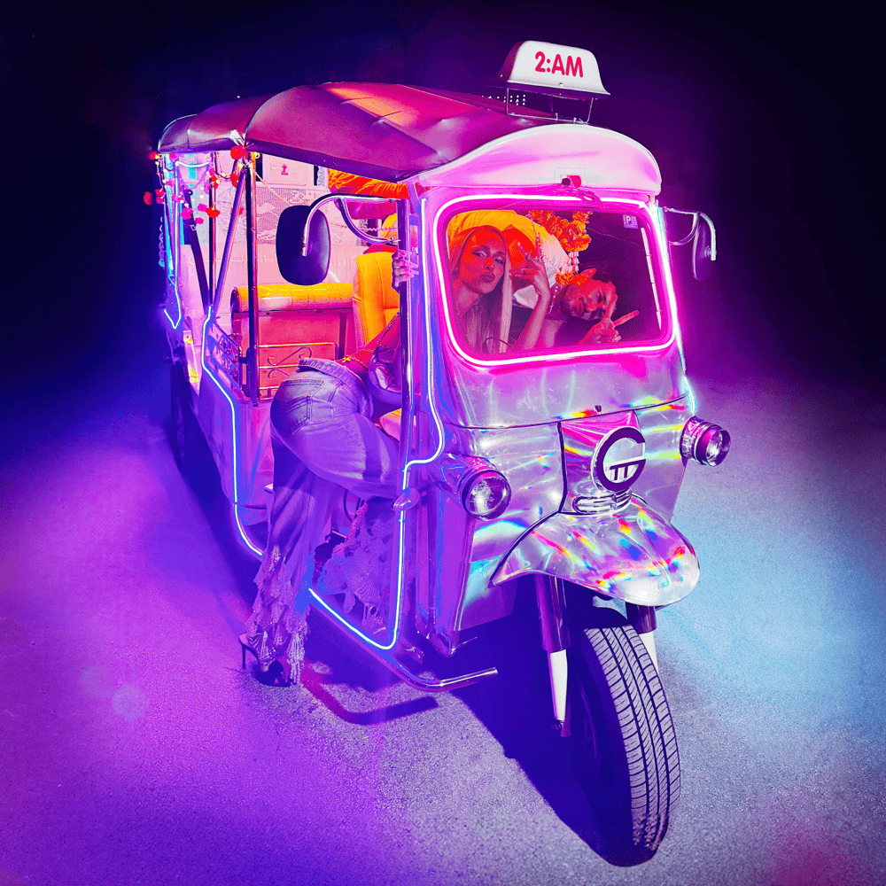 Album cover art for "2AM" by Sebastián Yatra