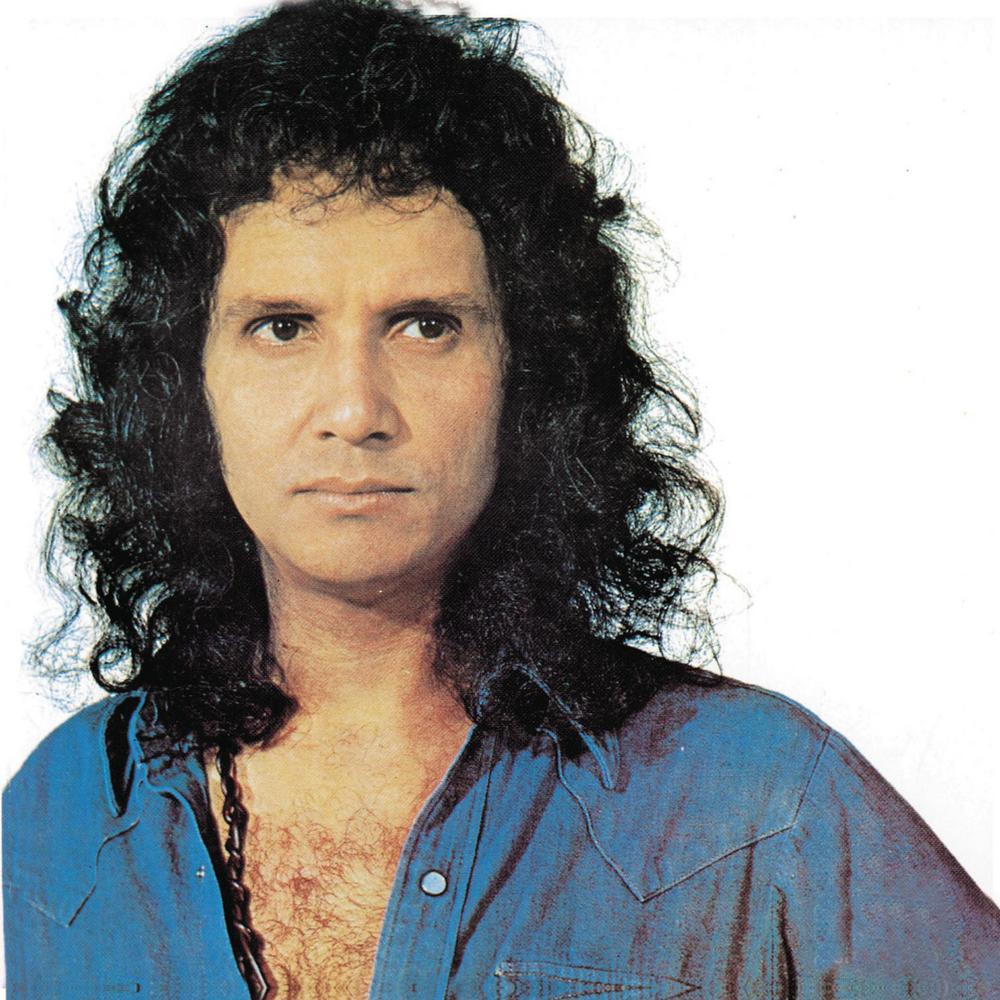 Album cover art for "O Portão" by Roberto Carlos