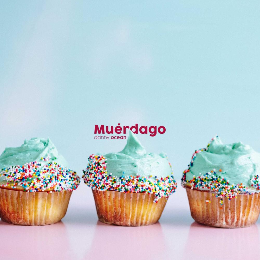Album cover art for "Muérdago" by Danny Ocean