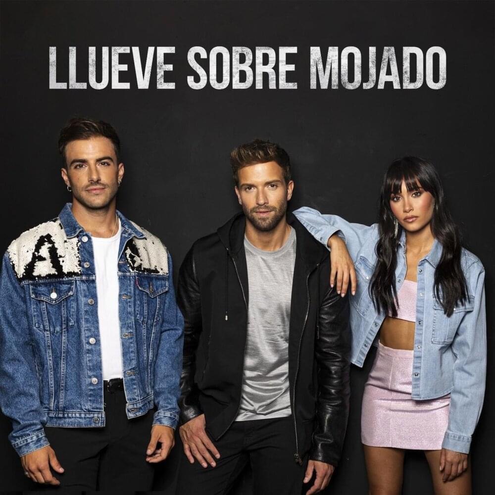 Album cover art for "Llueve Sobre Mojado" by Pablo Alborán