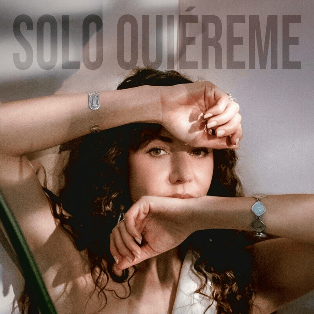 Album cover art for "Solo Quiéreme" by Riva Taylor