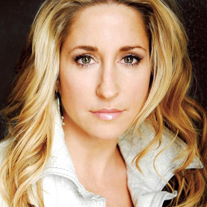Heidi Newfield Profile Picture Photo of Heidi Newfield