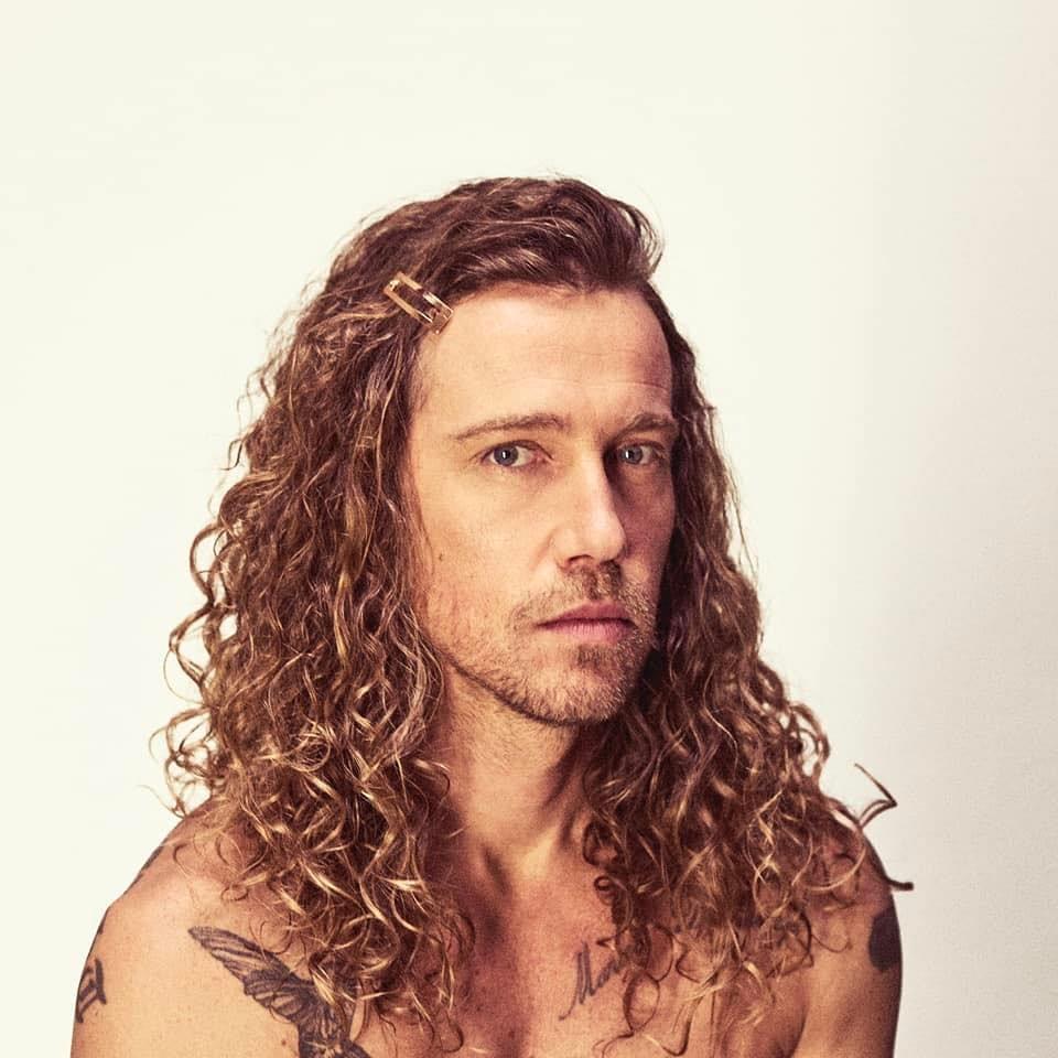 Julien Doré Profile Picture Photo of Julien Doré