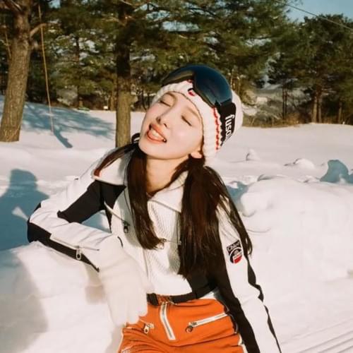 Album cover art for "Love Is Everything (Melody Project)" by NAYEON