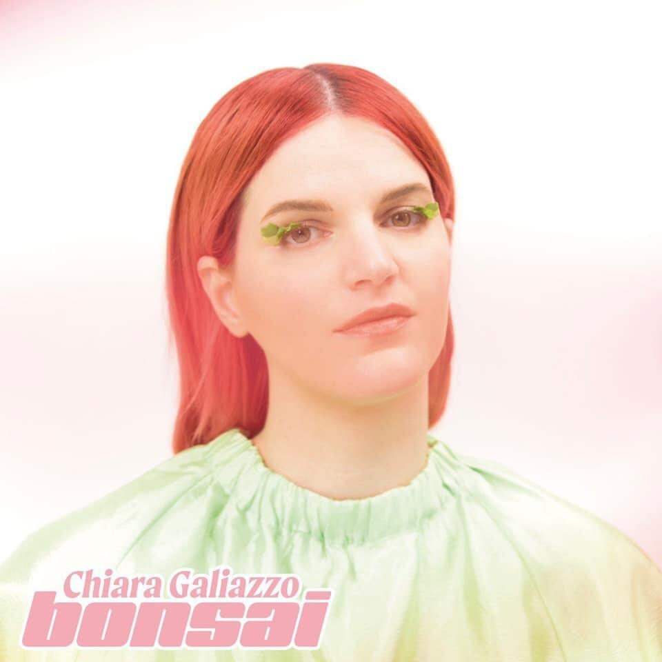 Album cover art for "Non avevano ragione i Maya" by Chiara